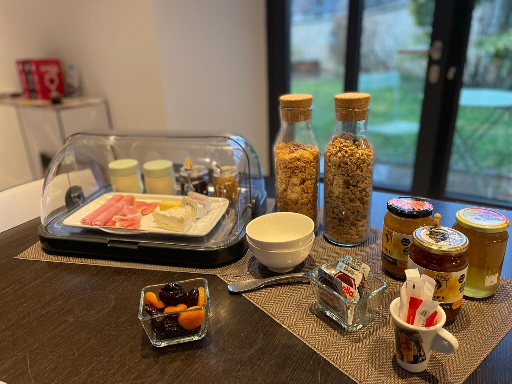 Bed and Breakfast L'Atelier De Degustation Вертю Экстерьер фото